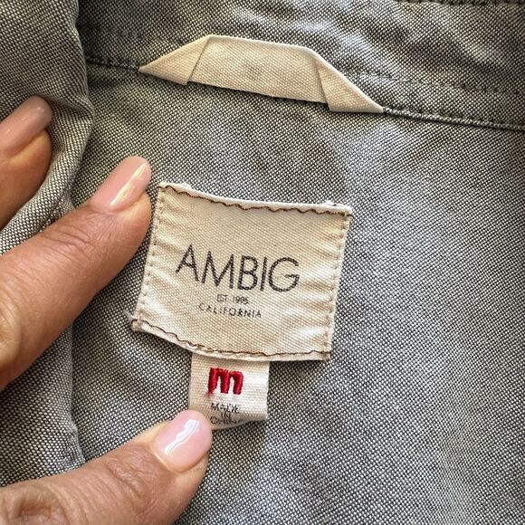 Ambig Mens Blue Long Sleeve Button Down Front Size Medium Cotton Blend Classic - Picture 3 of 9